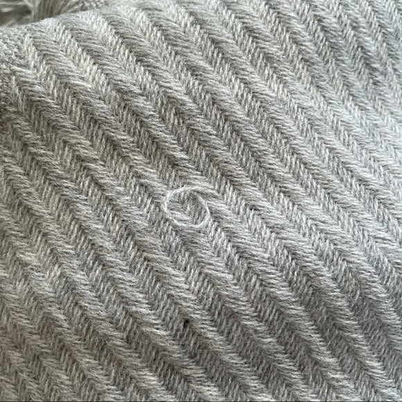 Terra Di Siena Tweed Scarf with Fringe Grey - Picture 10 of 12